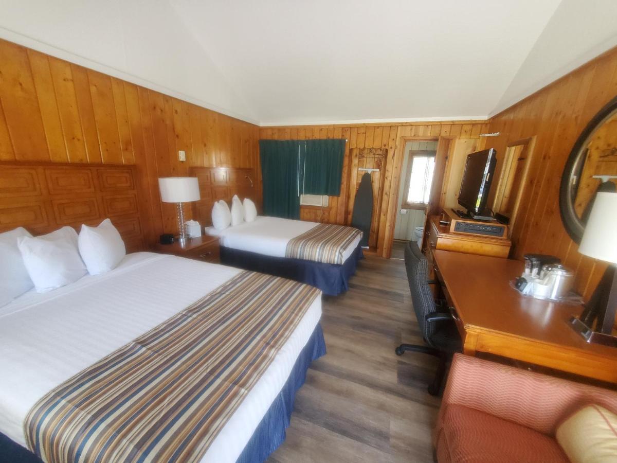 Bayview Lakefront Inn セント・イグナス エクステリア 写真